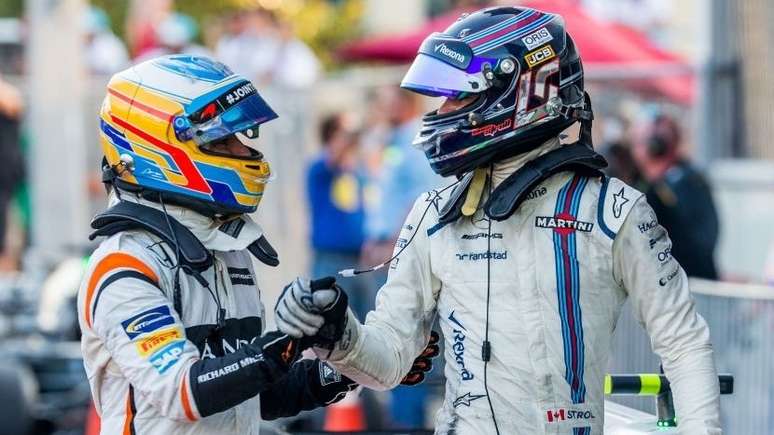 Em 2017, Alonso corria pela McLaren e Stroll pela Williams. Eles serão dupla na Aston Martin em 2023